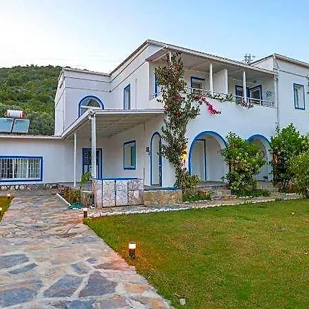 Yaliyani Restaurant Otel 3*