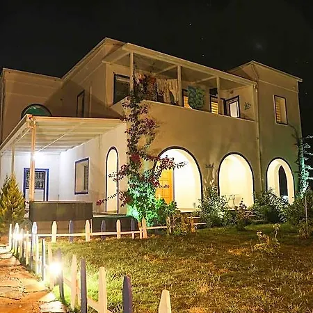Otel Yaliyani Restaurant 3*