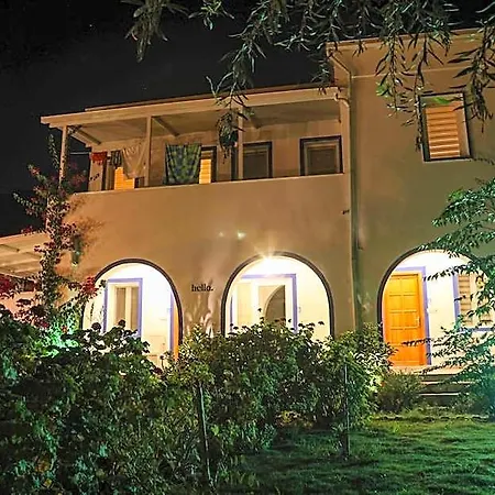 Yaliyani Restaurant