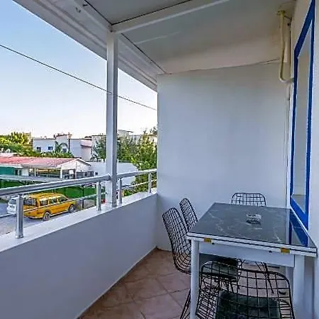 Yaliyani Restaurant Irmene