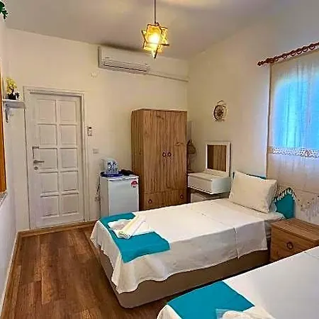 Yaliyani Restaurant Otel 3*